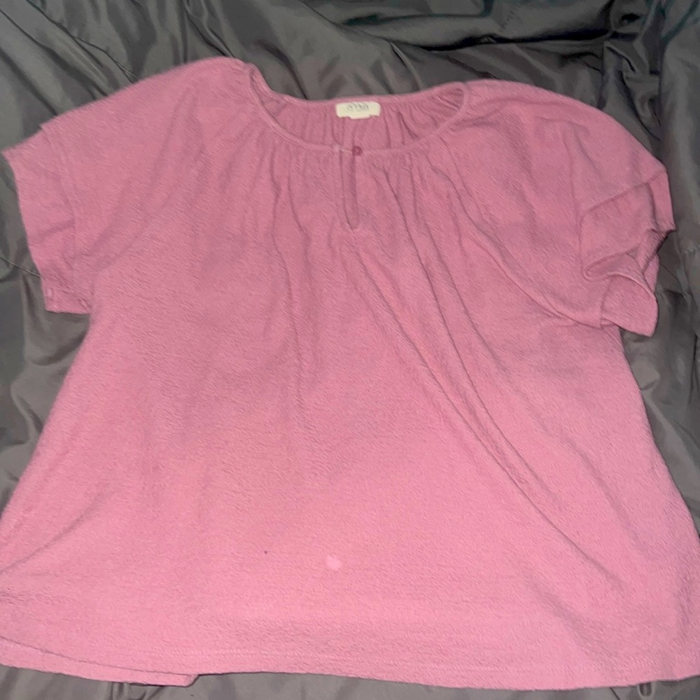 Pink short sleeve shirt